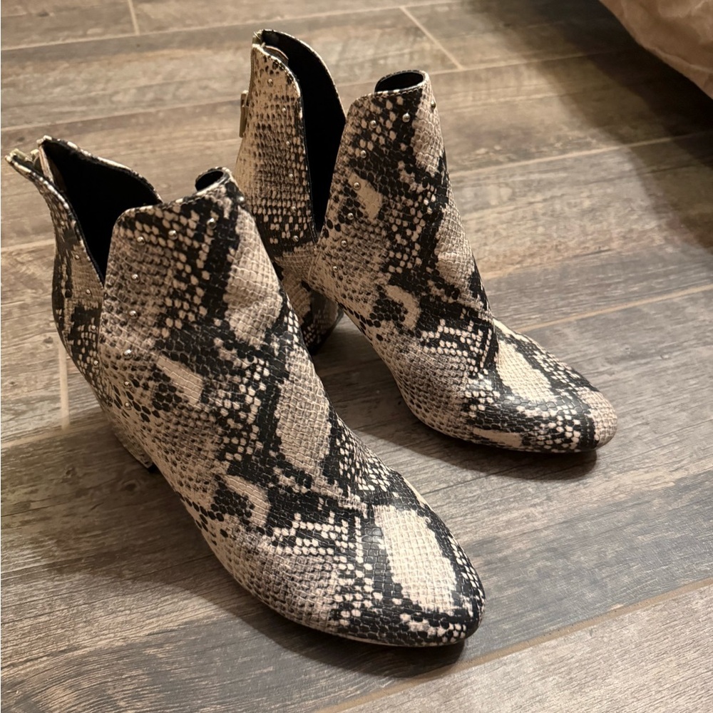 a new day Snake-Print Ankle Booties in Beige and Black